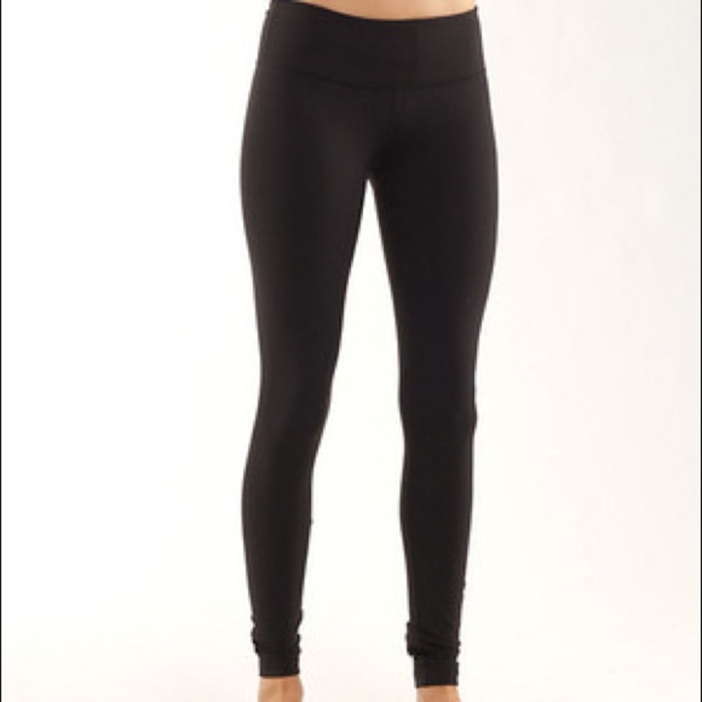 Lululemon Black Reversible Wunder Under Leggings
